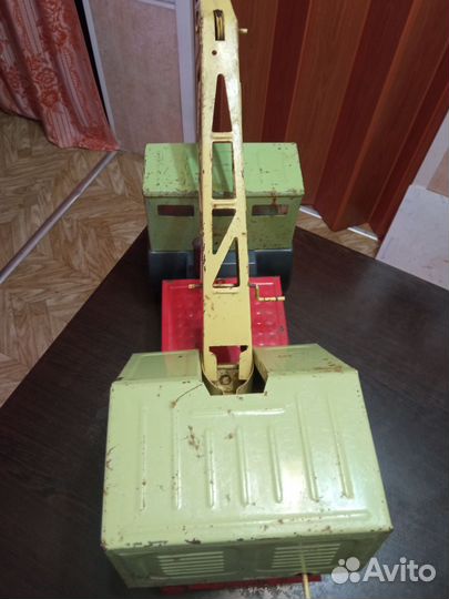 Советская игрушка автокран