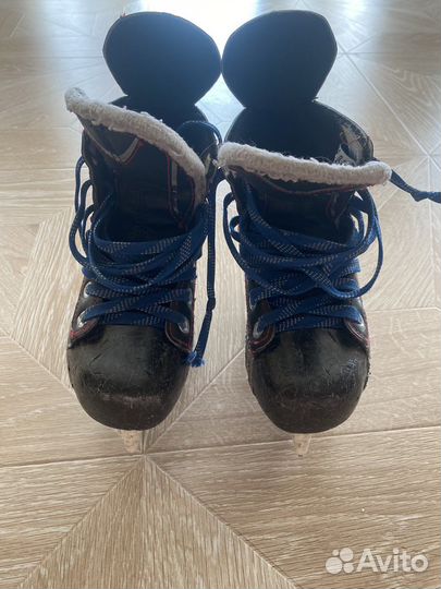 Хоккейные коньки bauer vapor 32р