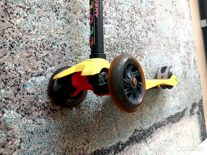 Детский самокат 3х колесный