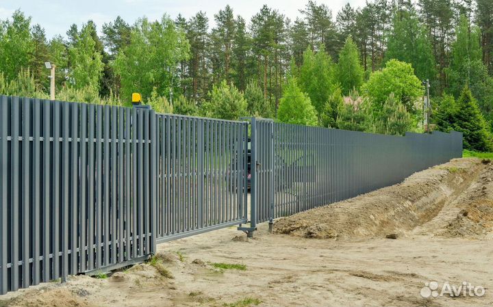 Откатные ворота с врезной калиткой