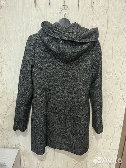 Пальто женское с капюшоном 44 размер