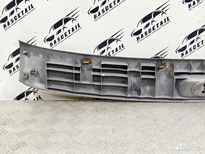 Накладка замка багажника Hyundai Grand Starex/H1