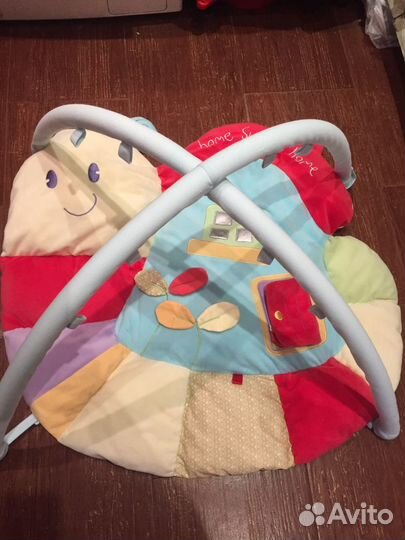 Коврик, погремушки,кубики,конструктор,пирамида