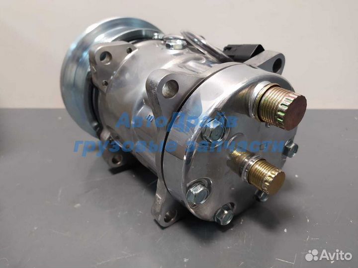 Компрессор кондиционнера New Holland 8970 8670