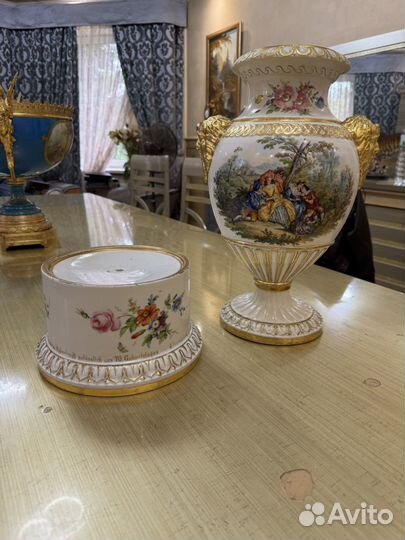 Антикварная ваза