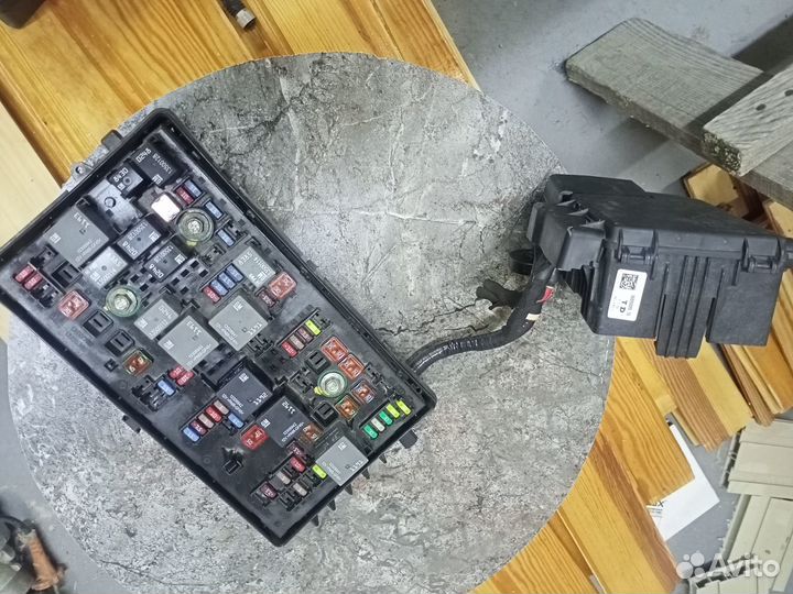 Блок предохранителей Шевроле Круз