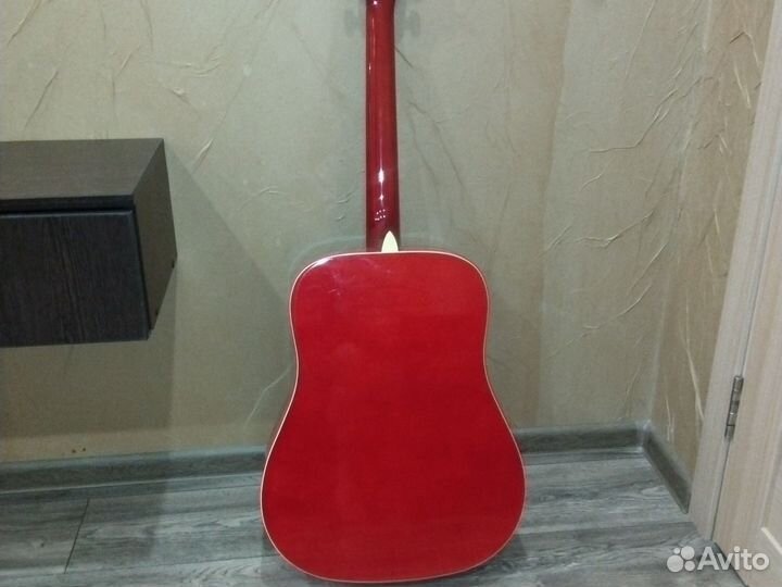 Акустическая гитара