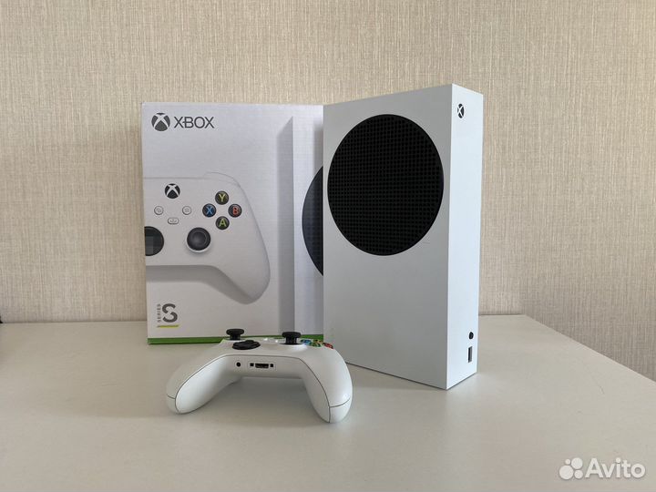 Xbox series S в отличном состоянии