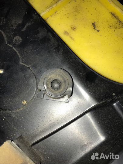 Крышка двигателя Audi A6 C6 BDW 2006