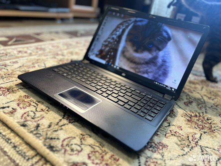 Мощный Ноутбук core i7-8ядер/16гб/512ssd/610m