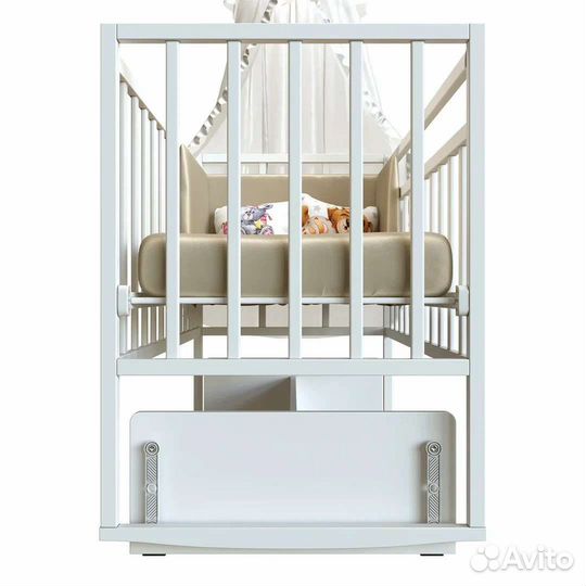 Детская кроватка с маятником