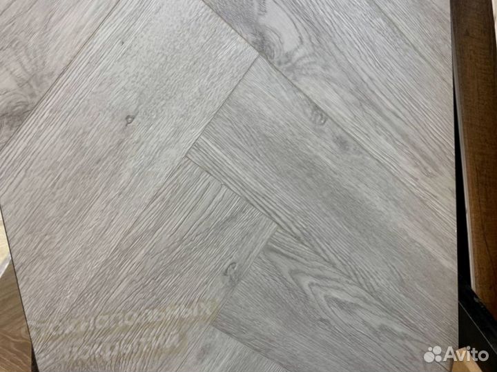 Виниловый ламинат елочка