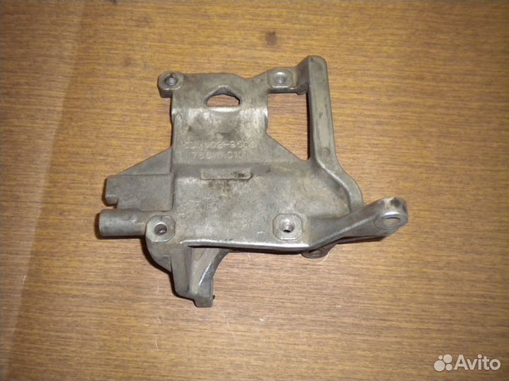 Крепление кондиционера Subaru Impreza GF2