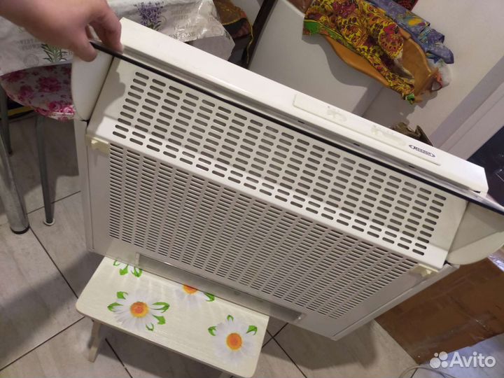 Вытяжка для кухни новая фирмы reeson