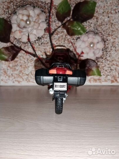 Модель мотоцикла (BMW R1100RT)