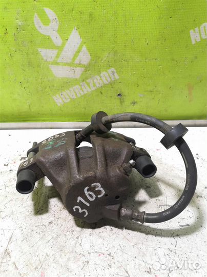 Суппорт передний левый Ауди 80 90 Б3