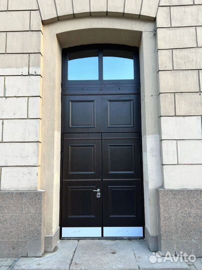 Дверь входная с терморазрывом и стеклом