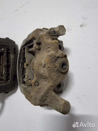 Lexus GS300 суппорта задние правый левый