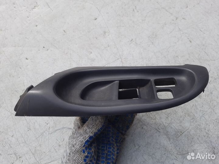 Накладка блока стеклоподъмников Nissan Almera N16