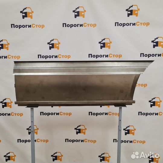 Порог пассажирской двери VW Crafter maxi