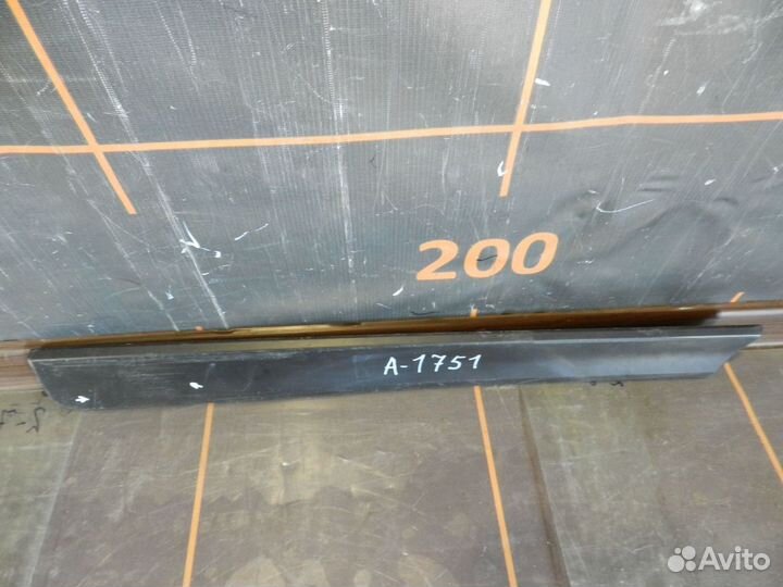 Накладка двери задней правой- Nissan X-Trail T32