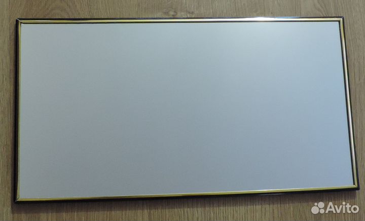 Зеркало настенное в раме