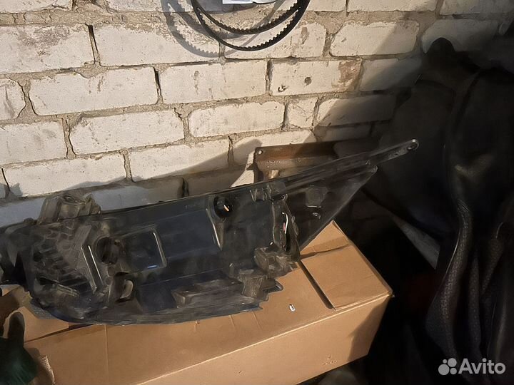 Передние фары Hyundai Solaris 2011