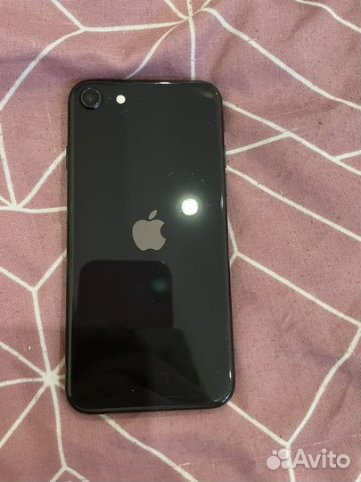 Телефон iPhone se 2020