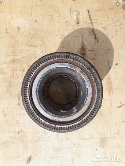 Ступица переднего колеса Mercedes Actros