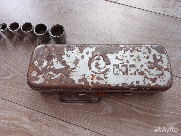 Продаю набор торцовых автомобильных ключей