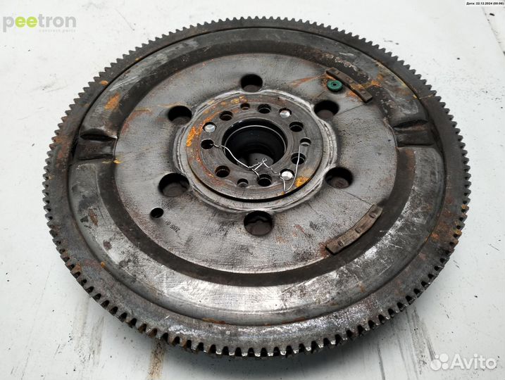 Б/У Б/У Маховик 8200799575 renault