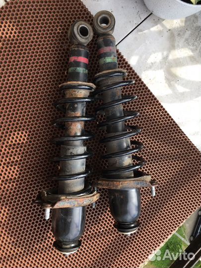 Стойки toyota prius 20 задние