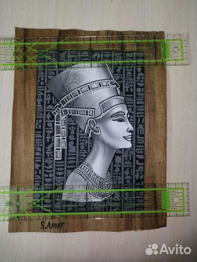 Папирус с Нефертити