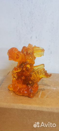 Дракончик из янтаря