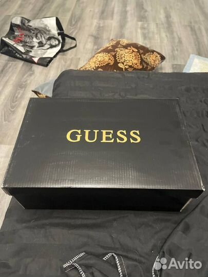 Кроссовки женские guess размер 40