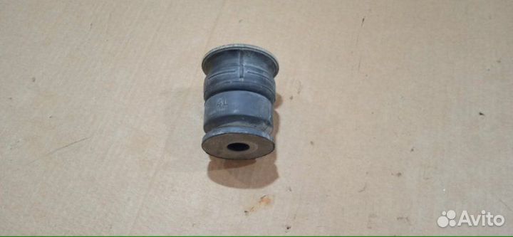 Подушка рамы кузова задняя Toyota Land Cruiser