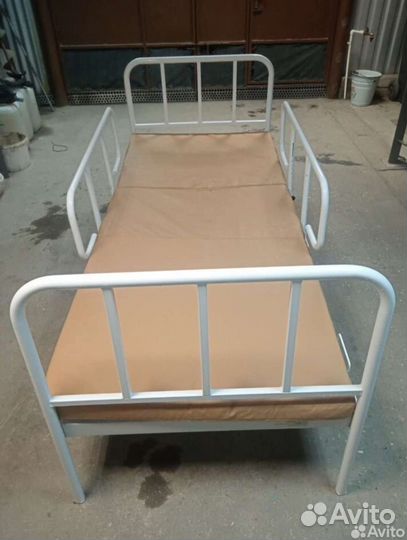 Медицинская кровать для лежачих больных