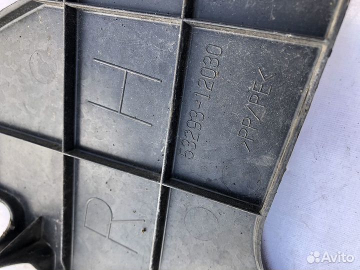 Toyota Auris 150 дефлектор радиатора