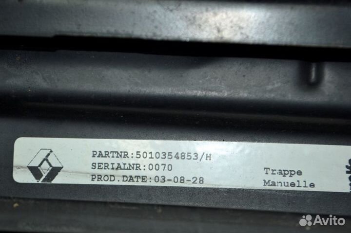 Люк в крыше renault trucks Premium (01.96)