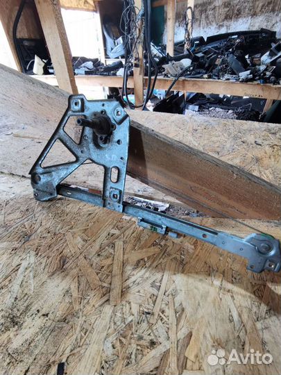 Стеклоподъёмник задний правый audi 100 c4