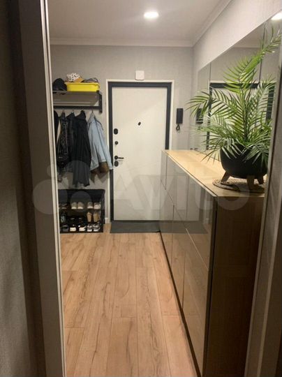 3-к. квартира, 100,5 м², 1/10 эт.