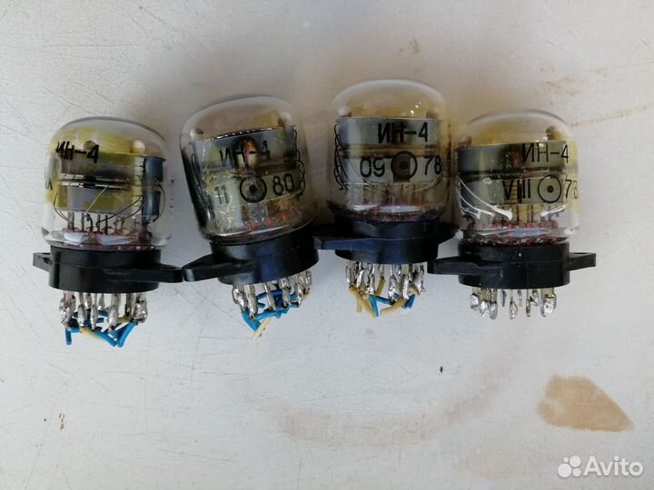 Лампы ин-1(5 штук) и ин-4(4 штуки)