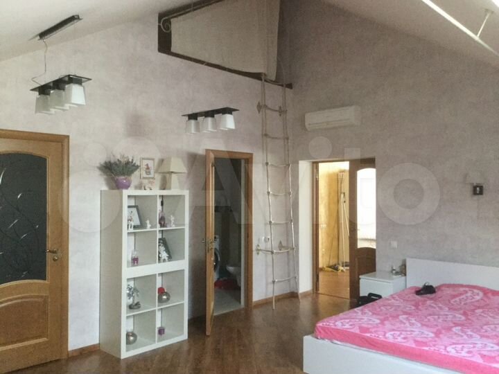 2-к. квартира, 89 м², 4/4 эт.