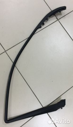 Накладка стекла передней левой двери Mercedes W211