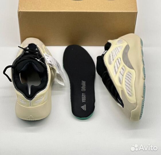 Кроссовки женские adidas