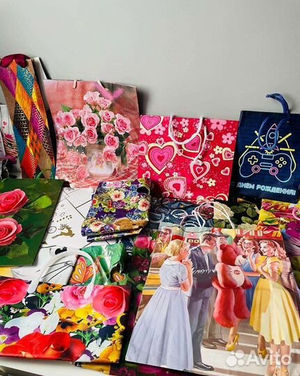 Пакеты подарочные оптом для женщин, детей, мужчин