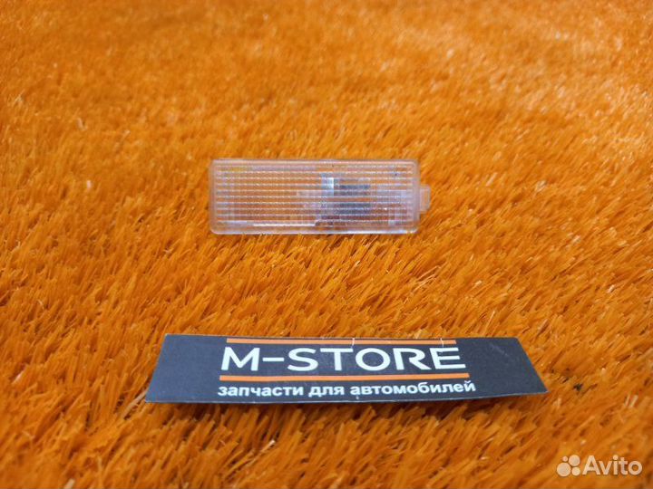 Плафон освещения передний правый Bmw 5-Series E60