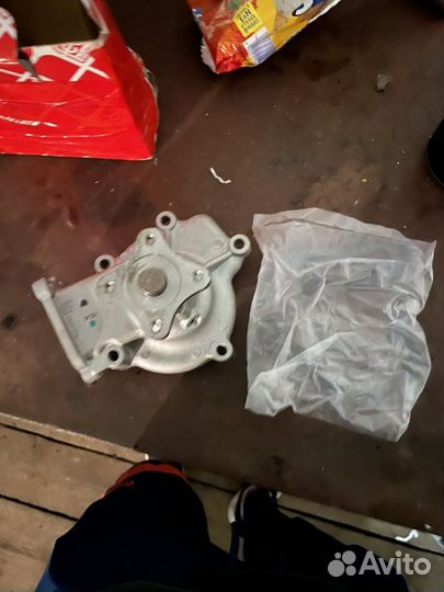 Помпа на nissan primera p11