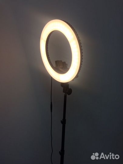 Кольцевая лампа со штативом