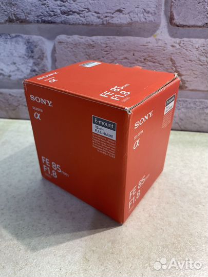 Объектив Sony 85 mm f/1.8 SEL-85F18